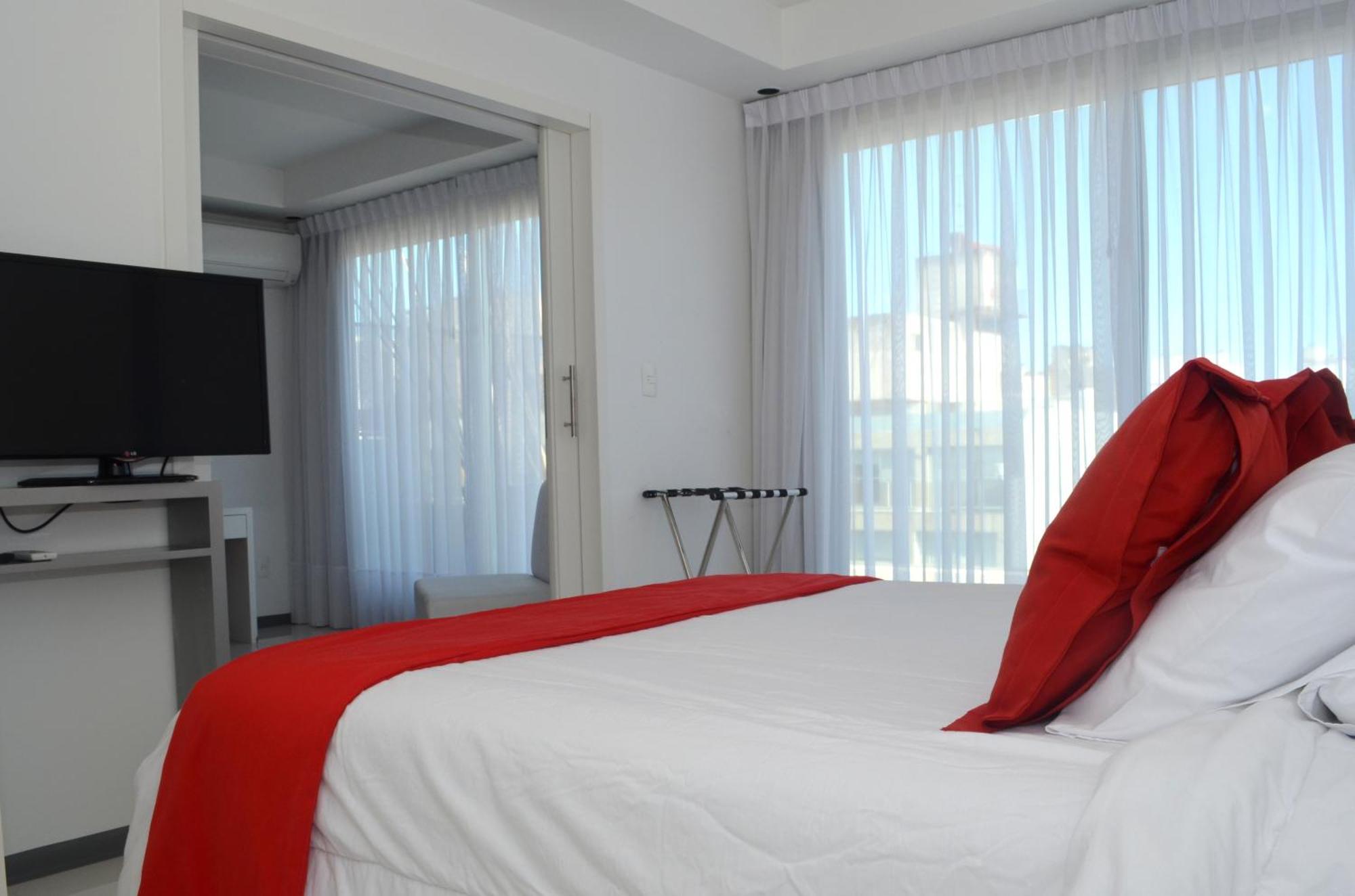 Hotel Gema Luxury Suites Montevideo Room photo
